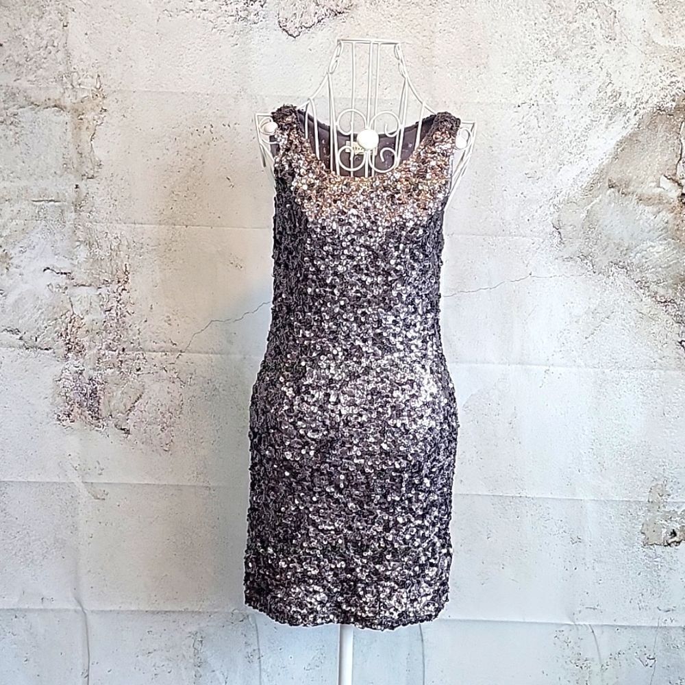 Amber Blue sleeveless sequined mini party dress Women's Size S
